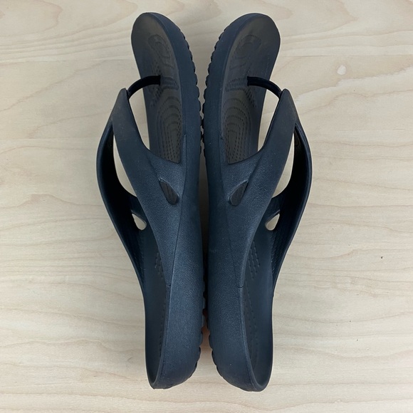 Crocs Women’s Size 7.0 Kadee II Flip Flops Triple Black Thong Sandals - Picture 5 of 10